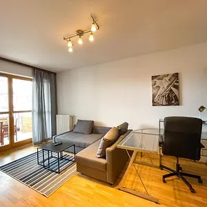 Apartament Super Apart Polkowska 11, Warszawa